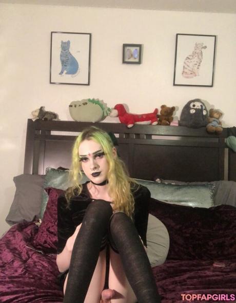 Genericgothgf nude leaked OnlyFans photo #6