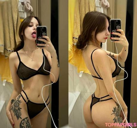 Crypto-baddie nude leaked OnlyFans photo #75