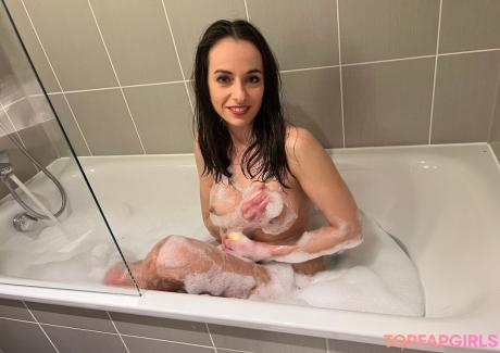 Sophie nude leaked OnlyFans photo #21