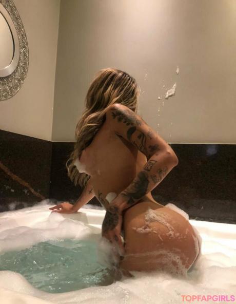 Bruninhatgirl nude leaked OnlyFans photo #2