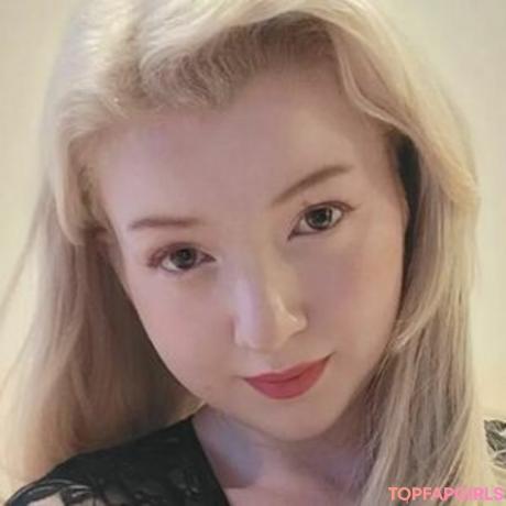 Hailun nude leaked OnlyFans photo #7