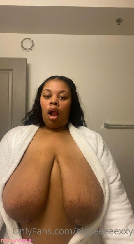 Bigseeeeexxy nude leaked OnlyFans photo #60