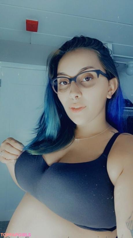 Queenjuliaoxx nude leaked OnlyFans photo #4