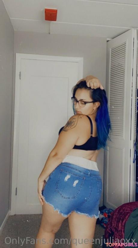 Queenjuliaoxx nude leaked OnlyFans photo #5