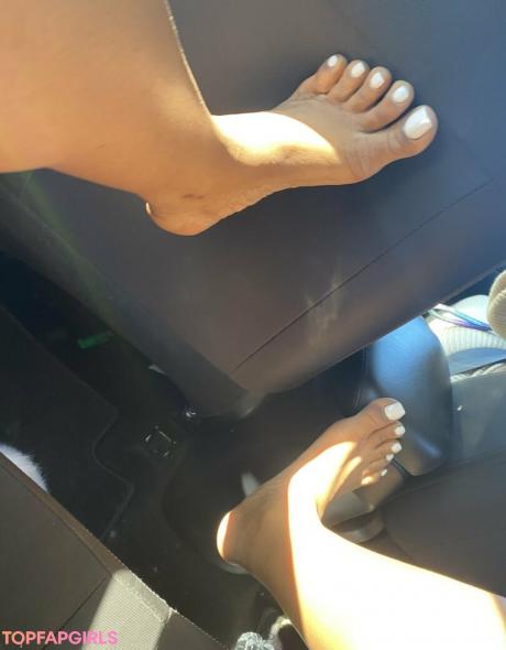 Carameltoesz nude leaked OnlyFans photo #22