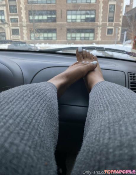 Carameltoesz nude leaked OnlyFans photo #26