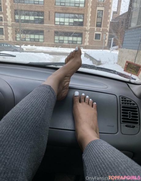 Carameltoesz nude leaked OnlyFans photo #29