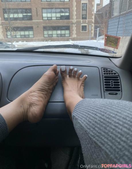 Carameltoesz nude leaked OnlyFans photo #30