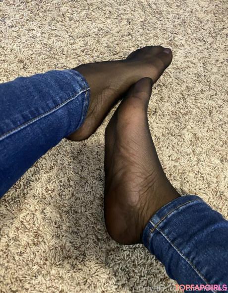 Carameltoesz nude leaked OnlyFans photo #40
