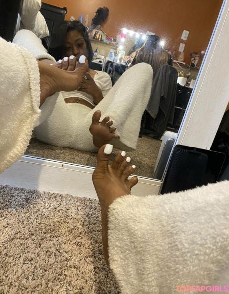 Carameltoesz nude leaked OnlyFans photo #56