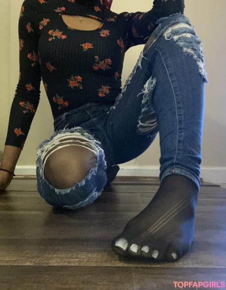 Carameltoesz nude leaked OnlyFans photo #68
