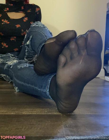 Carameltoesz nude leaked OnlyFans photo #73