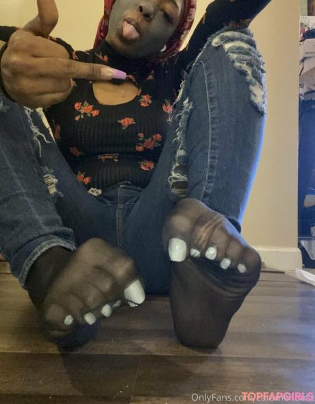Carameltoesz nude leaked OnlyFans photo #75