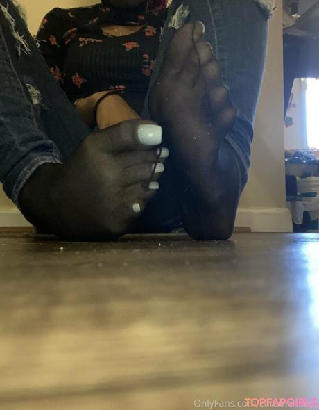 Carameltoesz nude leaked OnlyFans photo #76