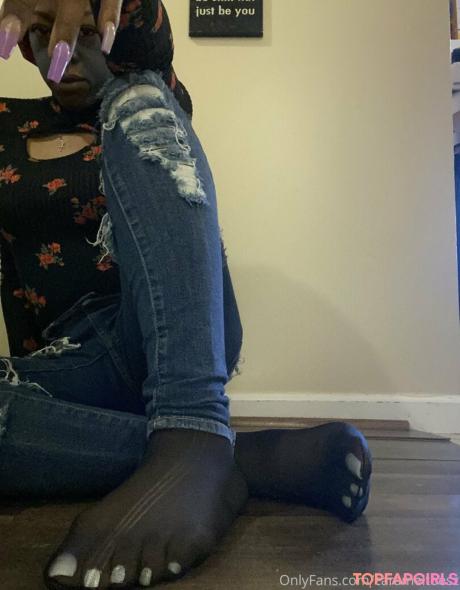 Carameltoesz nude leaked OnlyFans photo #80