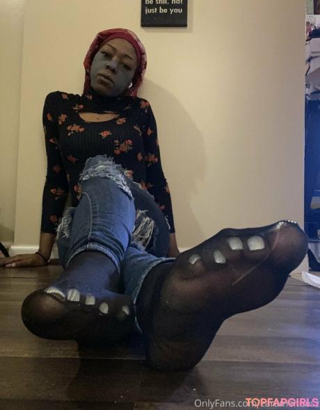 Carameltoesz nude leaked OnlyFans photo #81
