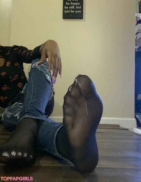 Carameltoesz nude leaked OnlyFans photo #82