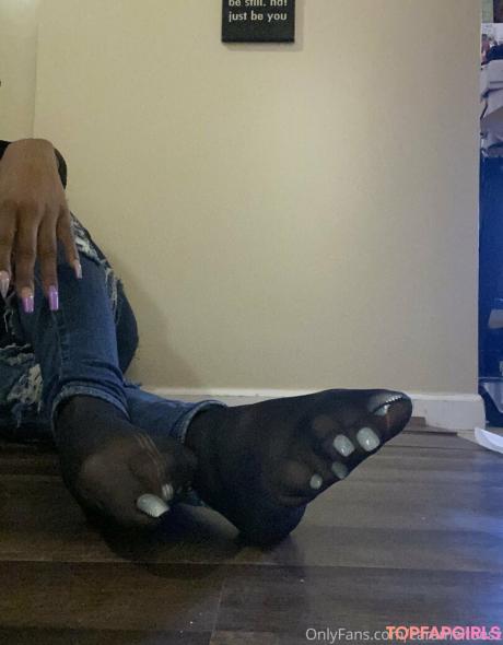 Carameltoesz nude leaked OnlyFans photo #83