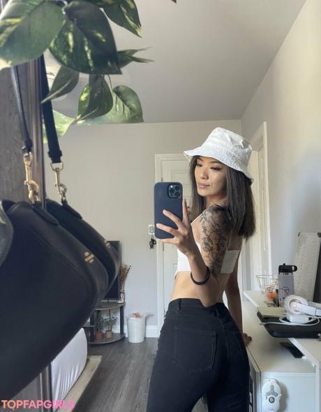 Crybabyiris nude leaked OnlyFans photo #12