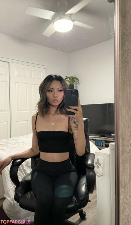 Crybabyiris nude leaked OnlyFans photo #3