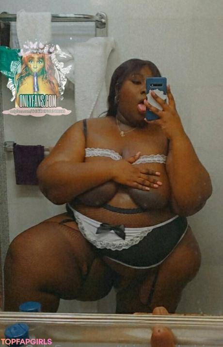 Thiccmochahips nude leaked OnlyFans photo #3