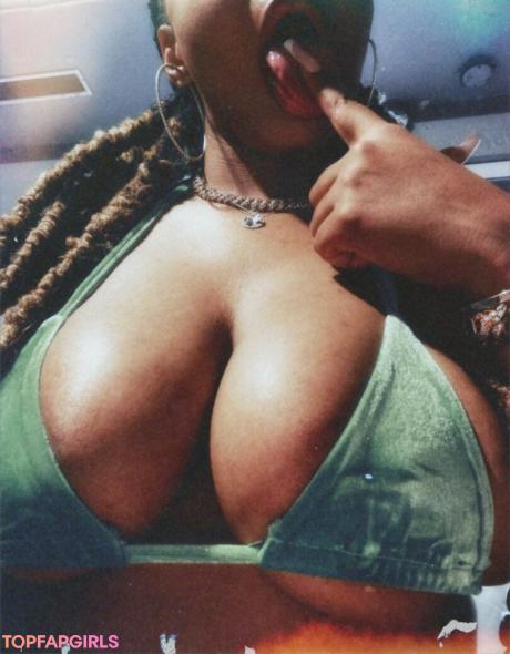 Darealneicyg nude leaked OnlyFans photo #5