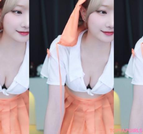 Woojungx4 nude leaked OnlyFans photo #10