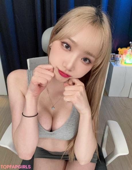 Woojungx4 nude leaked OnlyFans photo #16