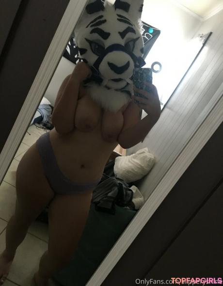 Slipperyshine nude leaked OnlyFans photo #7