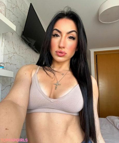 Laura nude leaked OnlyFans photo #6