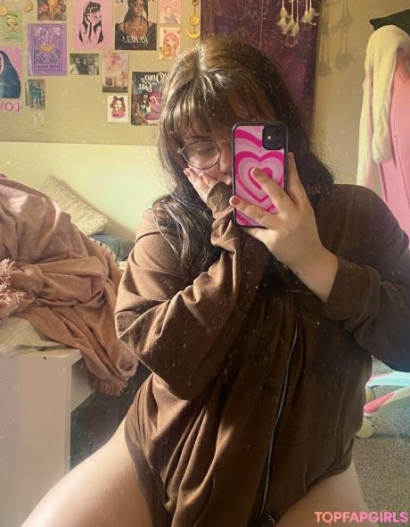 Holyhollyphoebe nude leaked OnlyFans photo #14