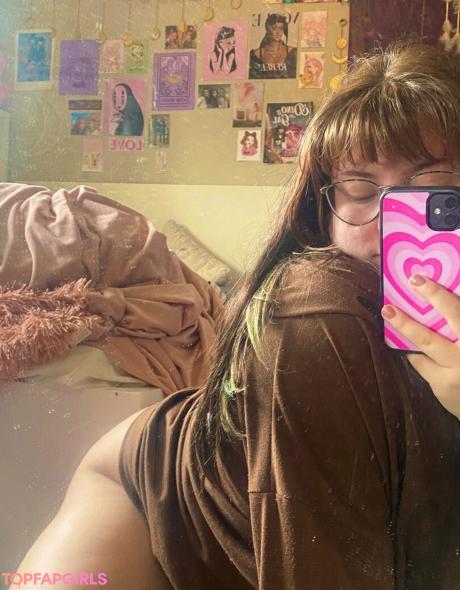Holyhollyphoebe nude leaked OnlyFans photo #6