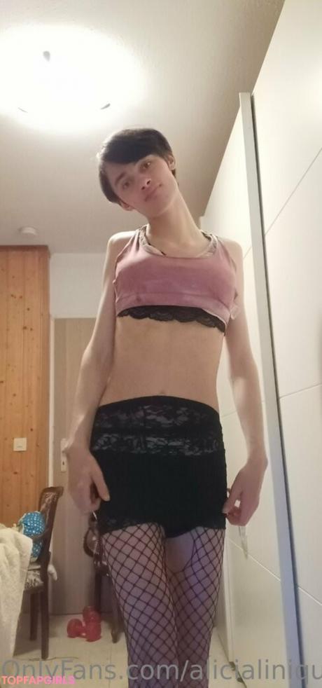 Alicialiniquinn nude leaked OnlyFans photo #3