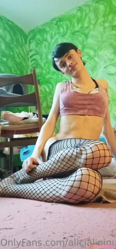 Alicialiniquinn nude leaked OnlyFans photo #36