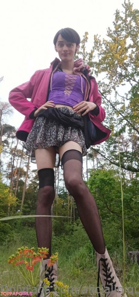 Alicialiniquinn nude leaked OnlyFans photo #49