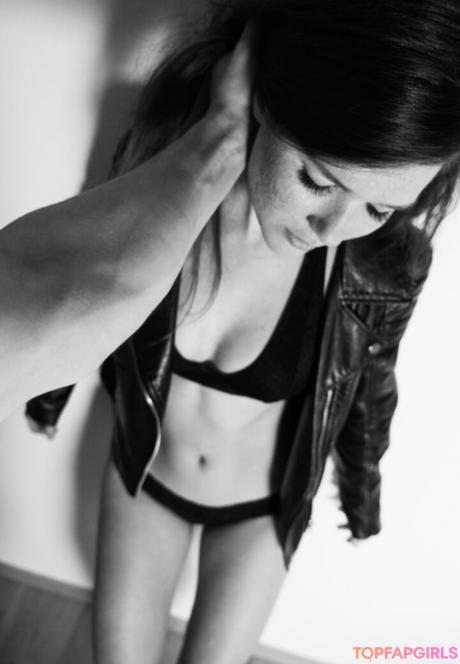 Mia nude leaked OnlyFans photo #117