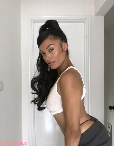Itsmenaomi nude leaked OnlyFans photo #8