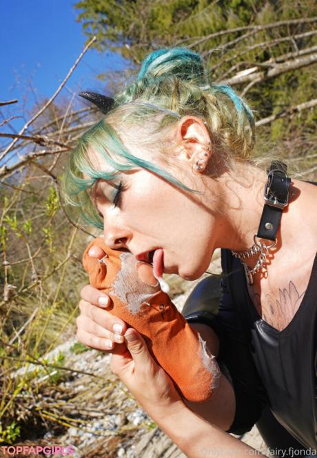 Freakyfjonda nude leaked OnlyFans photo #177