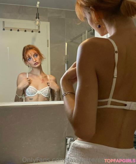 Favouriteredheadbella nude leaked OnlyFans photo #1