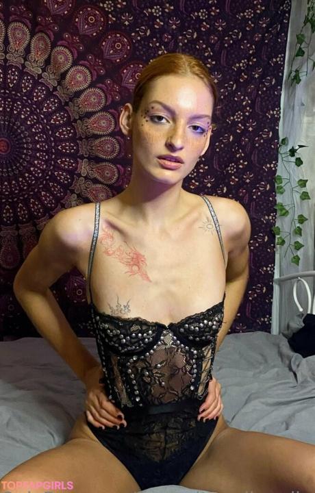 Favouriteredheadbella nude leaked OnlyFans photo #9