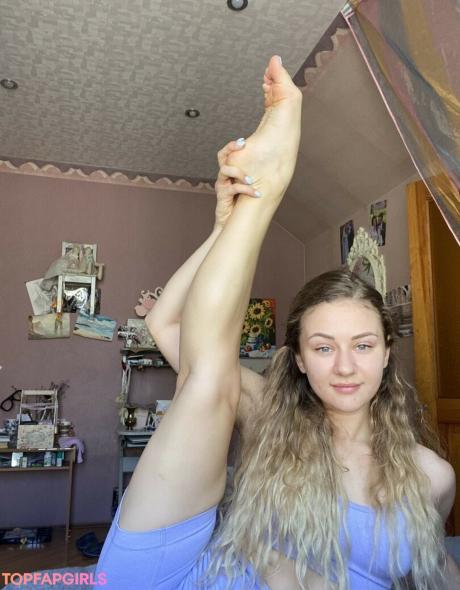 K.flexiblefeet nude leaked OnlyFans photo #15
