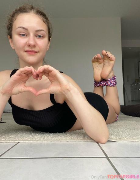 K.flexiblefeet nude leaked OnlyFans photo #341