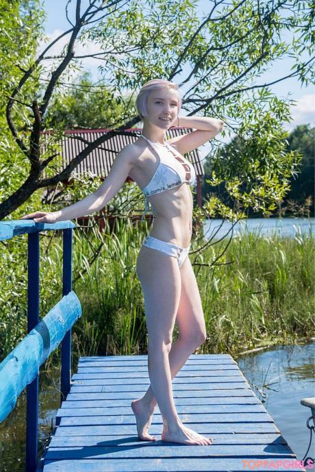 Alina nude leaked OnlyFans photo #12
