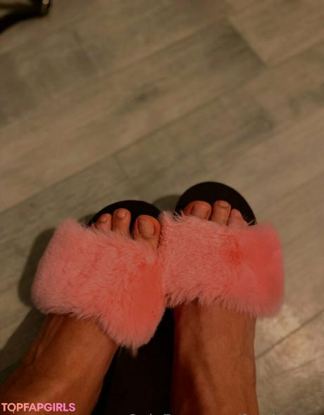 Feetloretta nude leaked OnlyFans photo #23