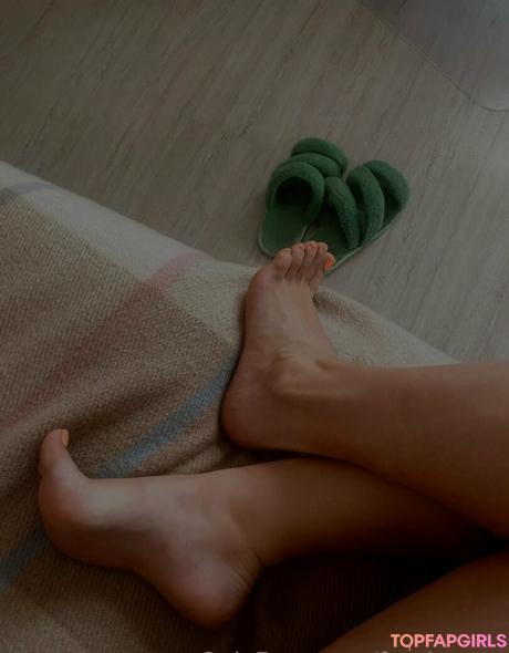 Feetloretta nude leaked OnlyFans photo #26