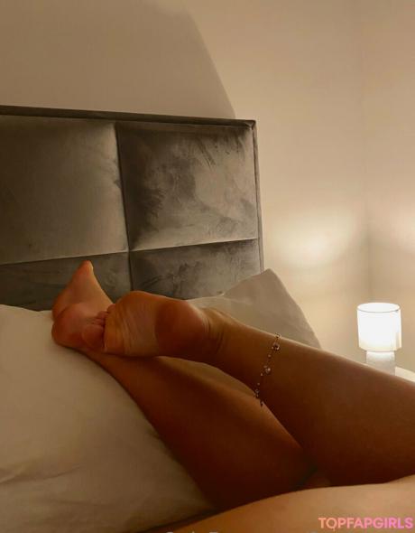 Feetloretta nude leaked OnlyFans photo #3