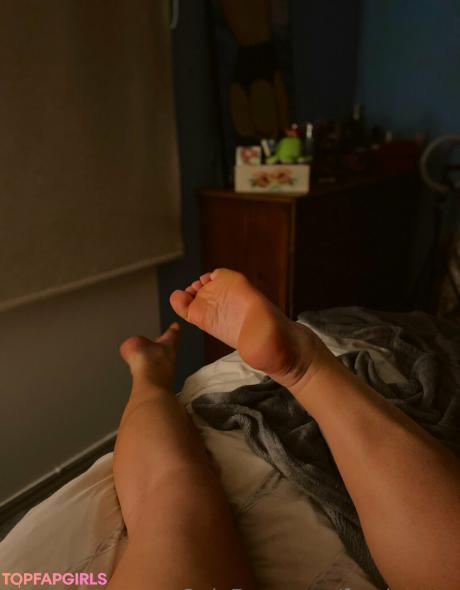 Feetloretta nude leaked OnlyFans photo #30