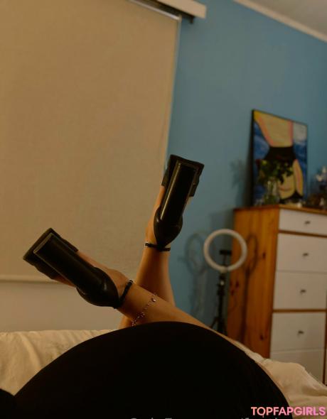 Feetloretta nude leaked OnlyFans photo #46