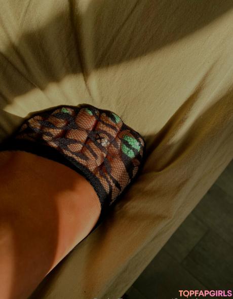 Feetloretta nude leaked OnlyFans photo #49
