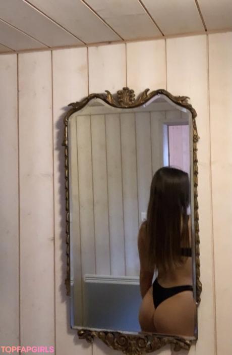 Emilie nude leaked OnlyFans photo #2